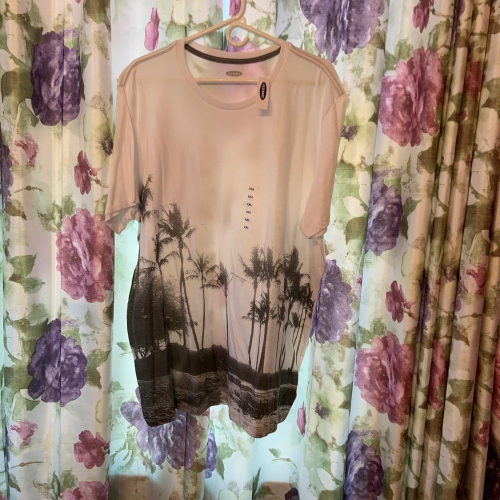 Old Navy T-Shirt